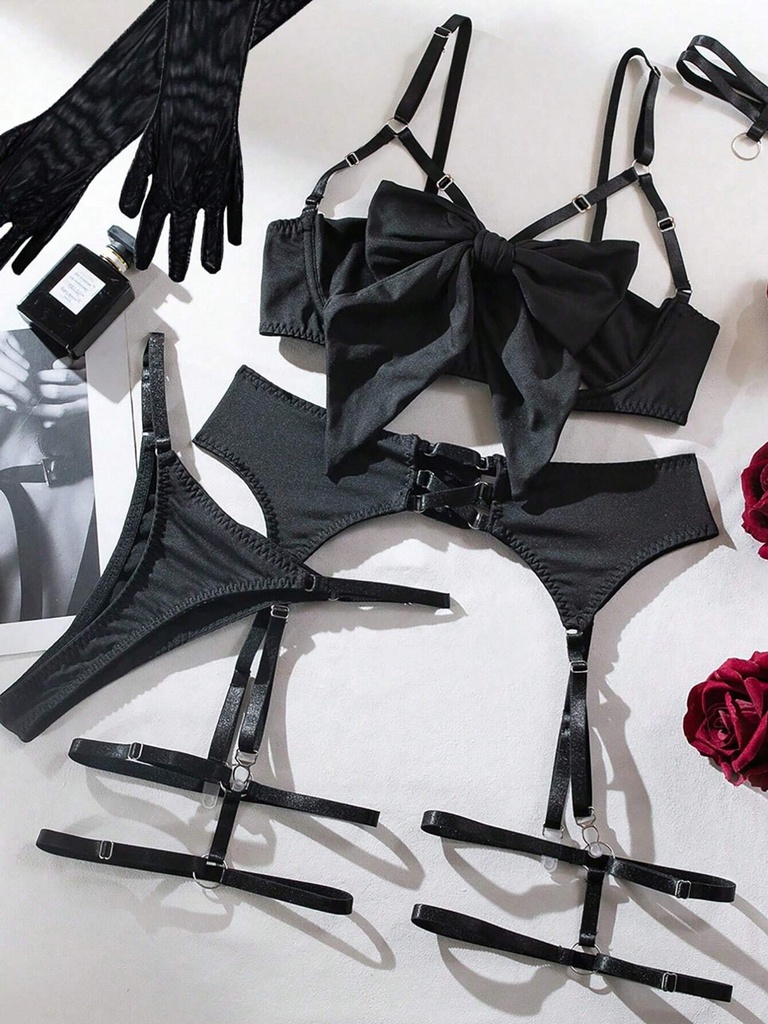 LENCERÍA DE TIRAS Y LAZO